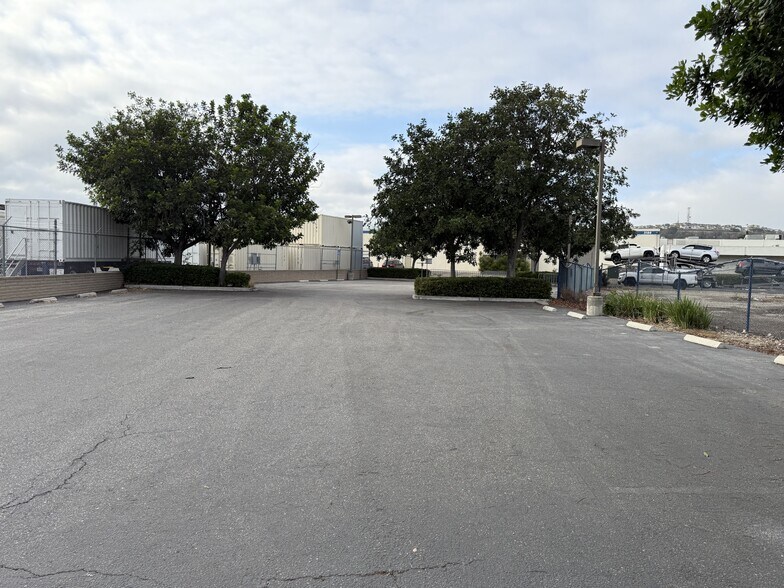 More Photos Of 3070 Airport way, Long Beach Land For Lease