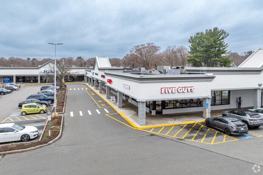 Primary Photo Of 65-99 Main St, Stoneham Supermarket For Lease
