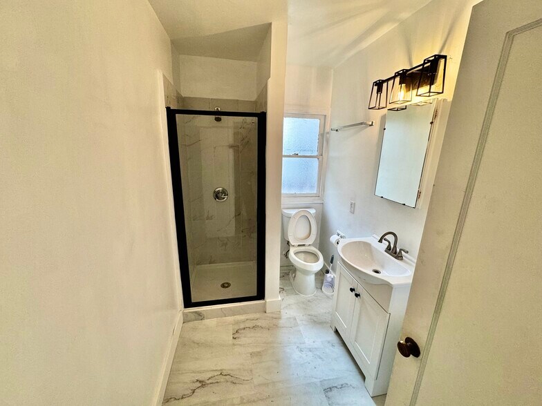 More Photos Of 33 Home Pl E, Oakland Apartments For Sale