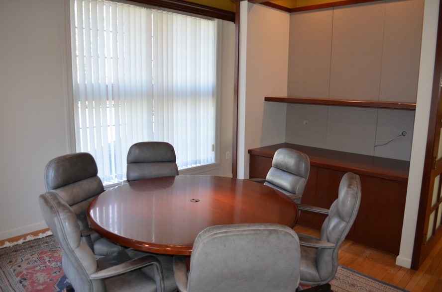 More Photos Of 264 South St, Morristown Office For Lease