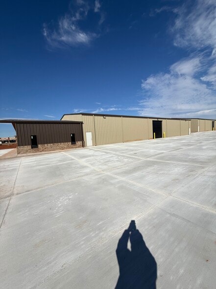 More Photos Of 1500 N Lincoln Blvd, Edmond Unknown For Lease