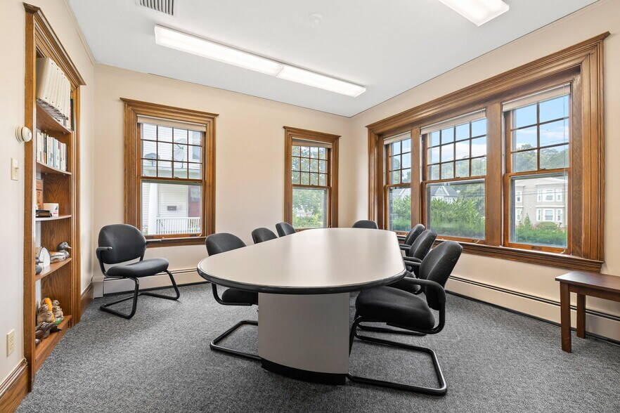 More Photos Of 110 Main St, Manchester Office Residential For Sale