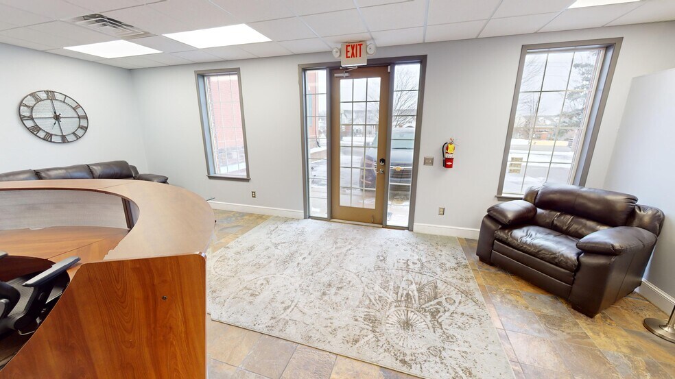 More Photos Of 4300-4356 E Grand River Ave, Howell Office For Sale