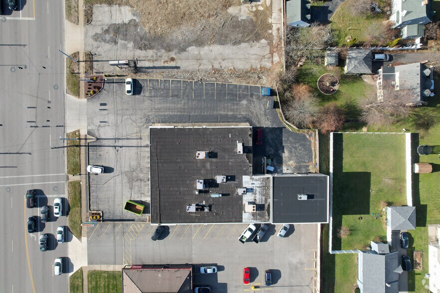 More Photos Of 48 Boardman Poland Rd, Youngstown General Retail For Lease
