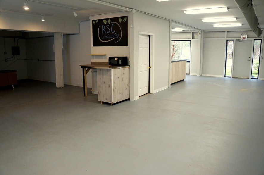 More Photos Of 1970 Surgi Dr, Mandeville Loft Creative Space For Lease