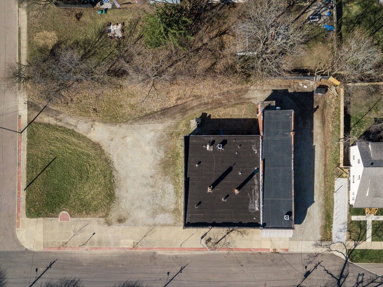 More Photos Of 314 Pioneer St, Akron Storefront For Sale