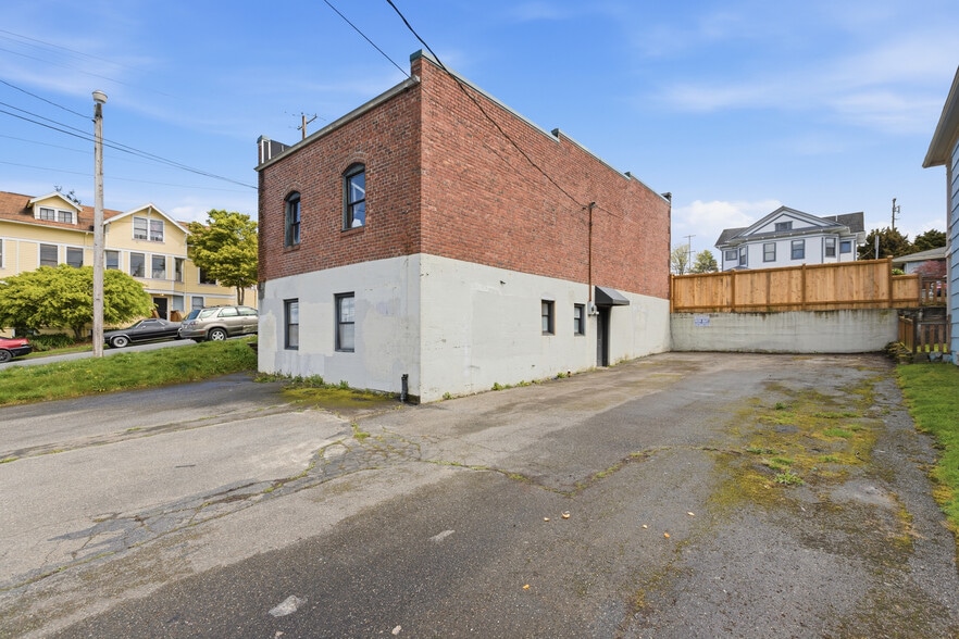 More Photos Of 2602 Grand Ave, Everett Office For Sale