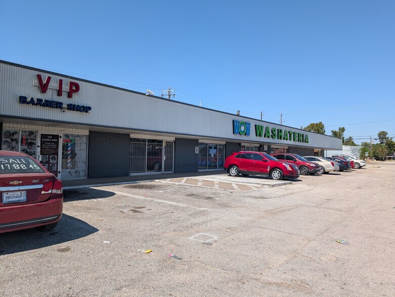 More Photos Of 100 E Little York Rd, Houston Unknown For Lease