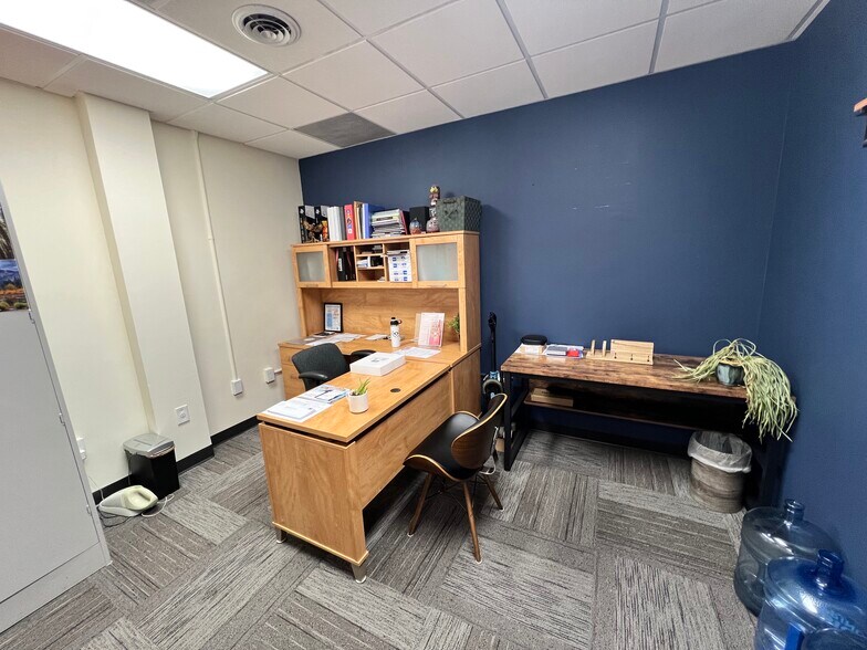 More Photos Of 125 E Trinity Pl, Decatur Office For Lease