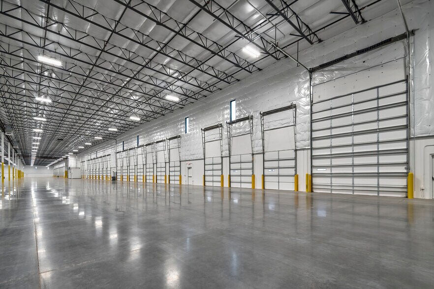 More Photos Of 9512 E Elliot Rd, Mesa Warehouse For Lease