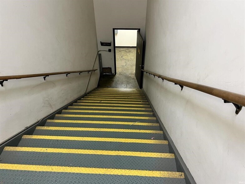 More Photos Of 3471 N Union Dr, Olney Warehouse For Sale