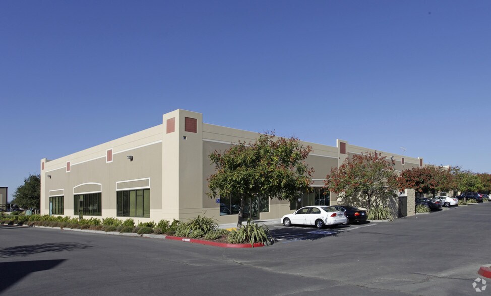 More Photos Of 640 Airpark Rd, Napa Unknown For Lease