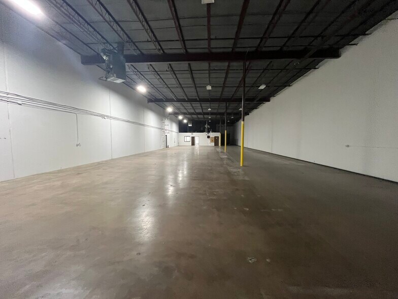 More Photos Of 4220-4232 Charter Ave, Oklahoma City Warehouse For Lease