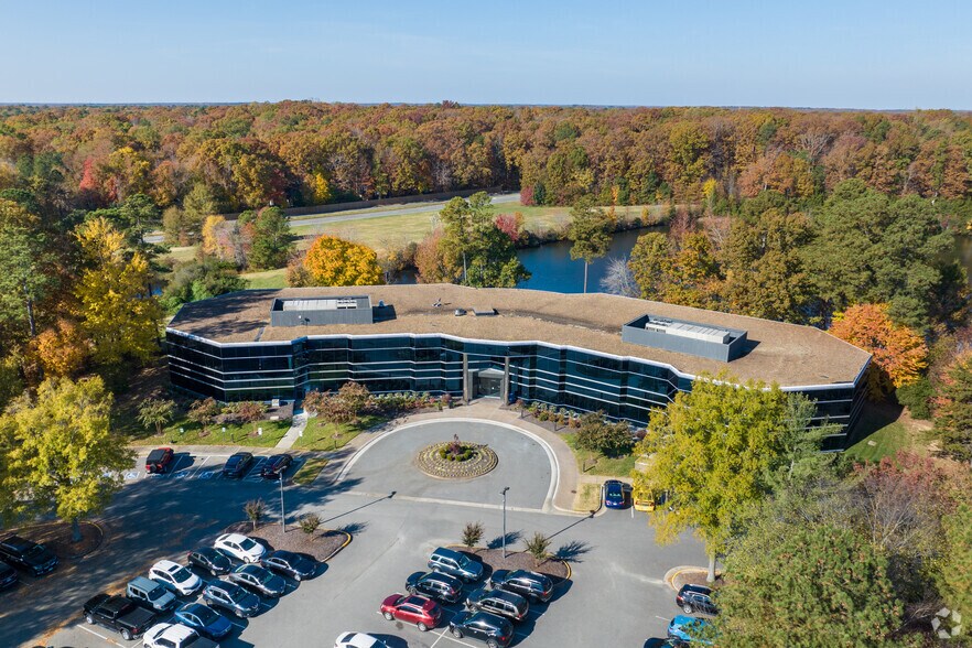 More Photos Of 2820 Waterford Lake Dr, Midlothian Office For Lease