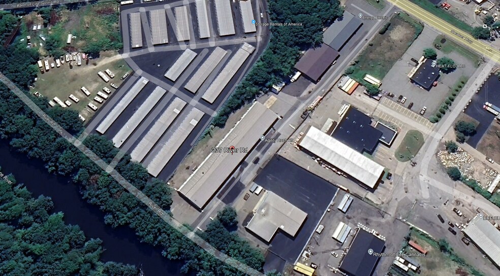 More Photos Of 237 River Rd, Uxbridge Warehouse For Lease