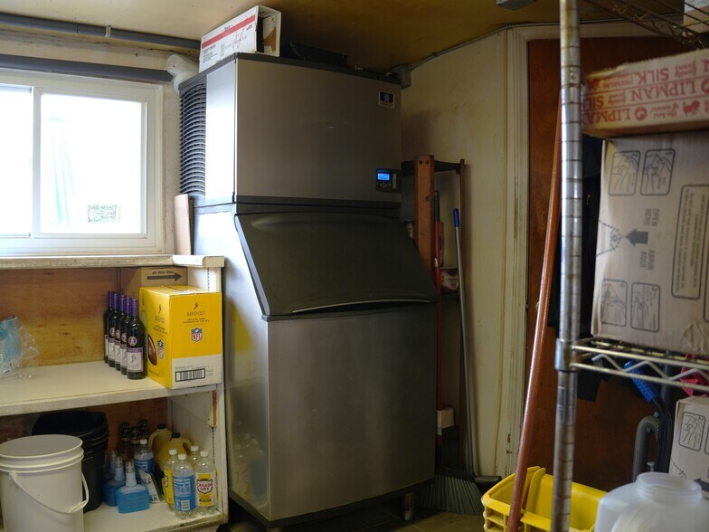 More Photos Of 7707 Dyke Rd, Fair Haven Sports And Entertainment For Sale