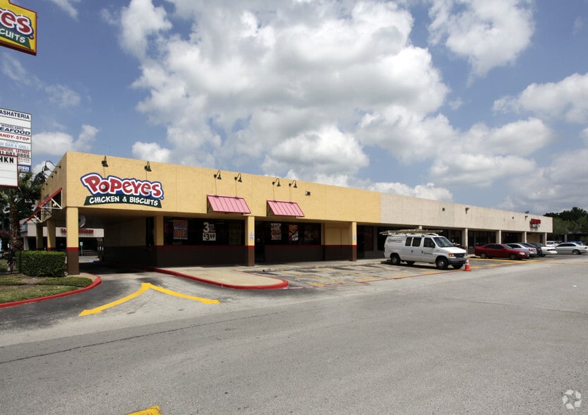 More Photos Of 25192 Interstate 45, Spring Unknown For Lease