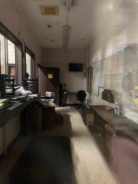 More Photos Of 8716 SE 15th St, Oklahoma City Distribution For Sale