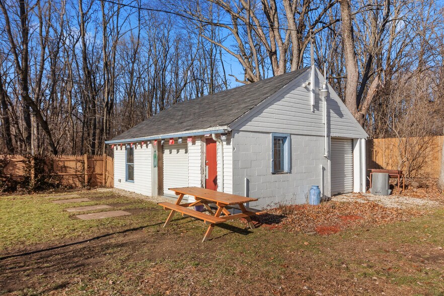 More Photos Of 39918 93rd St, Genoa City General Retail For Sale