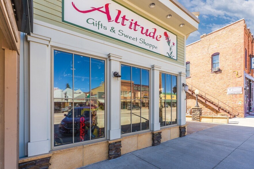 More Photos Of 528 Mount Rushmore Rd, Custer Restaurant For Sale