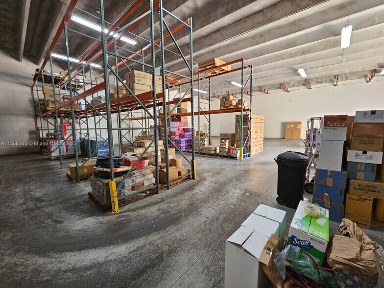 More Photos Of 10475 NW 37th Ter, Miami Warehouse For Lease