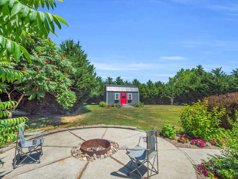 More Photos Of 1421 Pioneer Hwy, Stanwood Restaurant For Sale