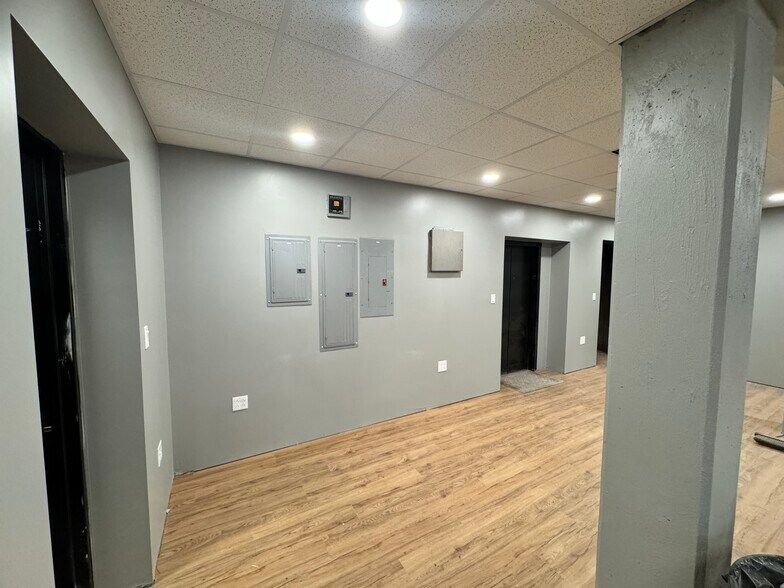 More Photos Of 98-100 Farmington Ave, Hartford Office For Lease