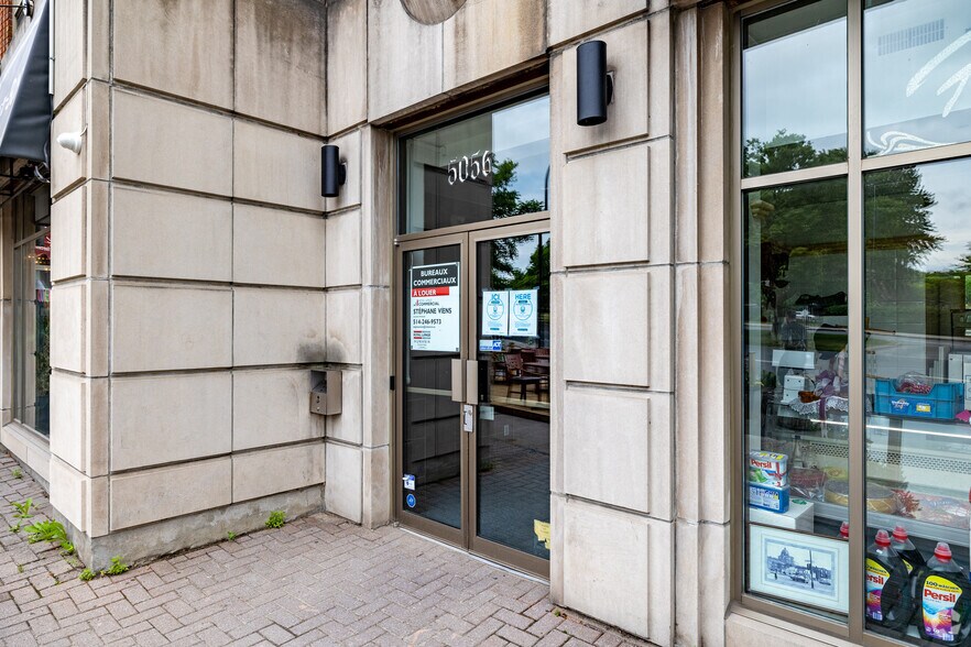 More Photos Of 5050-5060 Ch de la Côte-des-Neiges, Montréal Storefront Retail Office For Sale