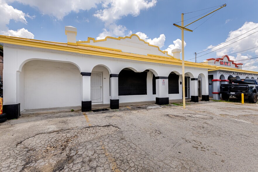 More Photos Of 2518 Culebra Rd, San Antonio Freestanding For Sale