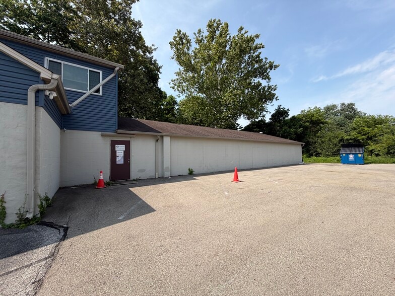 More Photos Of 3959 Fulton Grove Rd, Cincinnati Flex For Sale