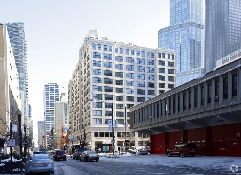 More Photos Of 27-33 W Illinois St, Chicago Hotel For Lease