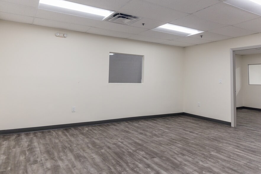 More Photos Of 2009 NW 79th Ave, Doral Warehouse For Lease