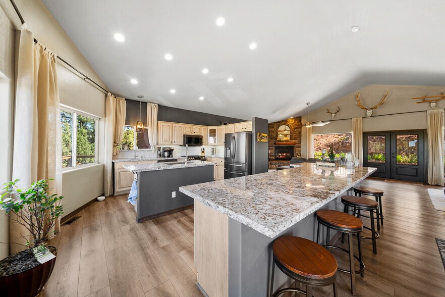 More Photos Of 7056 Bustin Dutch Trl, Show Low Multifamily For Sale