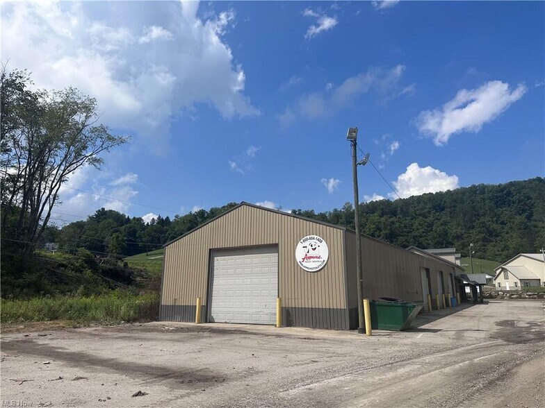 More Photos Of 54760 Neffs Bellaire Rd, Bellaire Warehouse For Lease