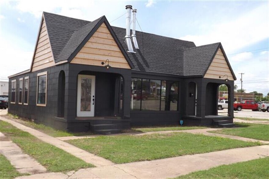 More Photos Of 909 W Broadway Ave, Enid Freestanding For Lease