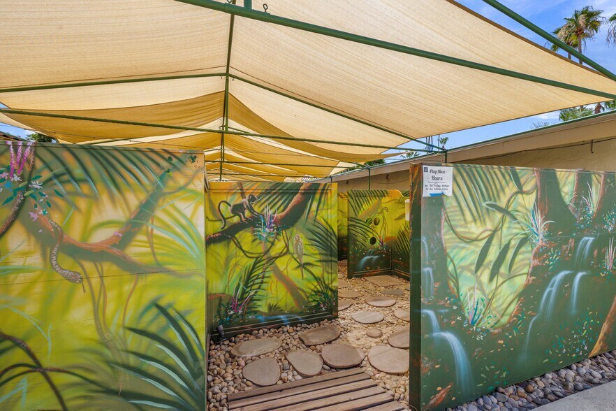 More Photos Of 526 S Warm Sands Dr, Palm Springs Hotel For Sale