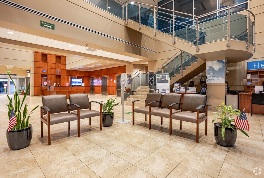 More Photos Of 1301 2nd Ave SW, Largo Medical For Lease