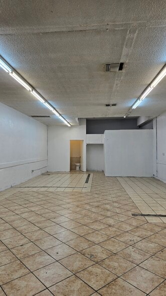 More Photos Of 14538-14540 Vanowen St, Van Nuys Storefront For Lease