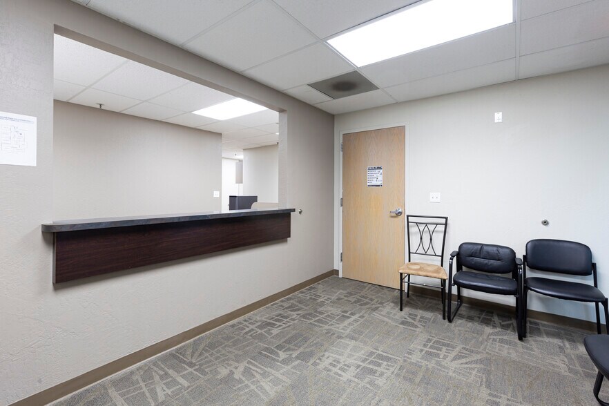 More Photos Of 1600 Creekside Dr, Folsom Medical For Lease