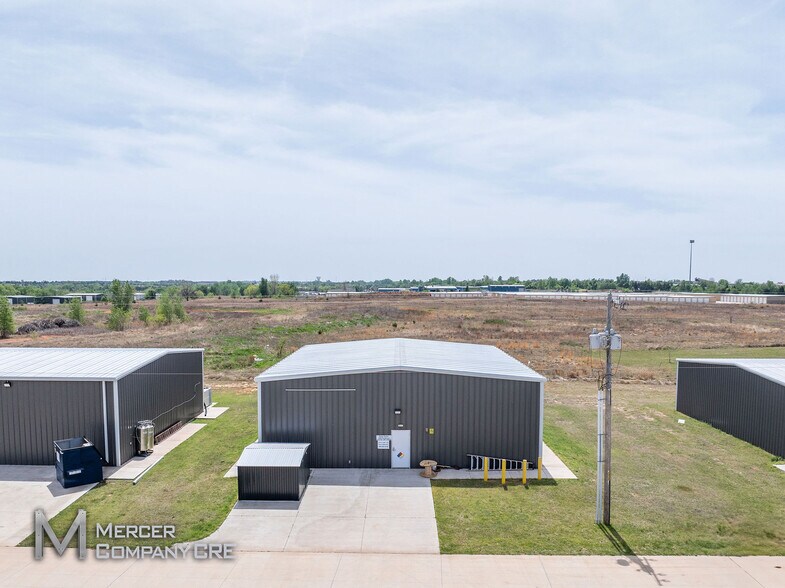 Primary Photo Of 240 Silver Ln, Edmond Warehouse For Sale