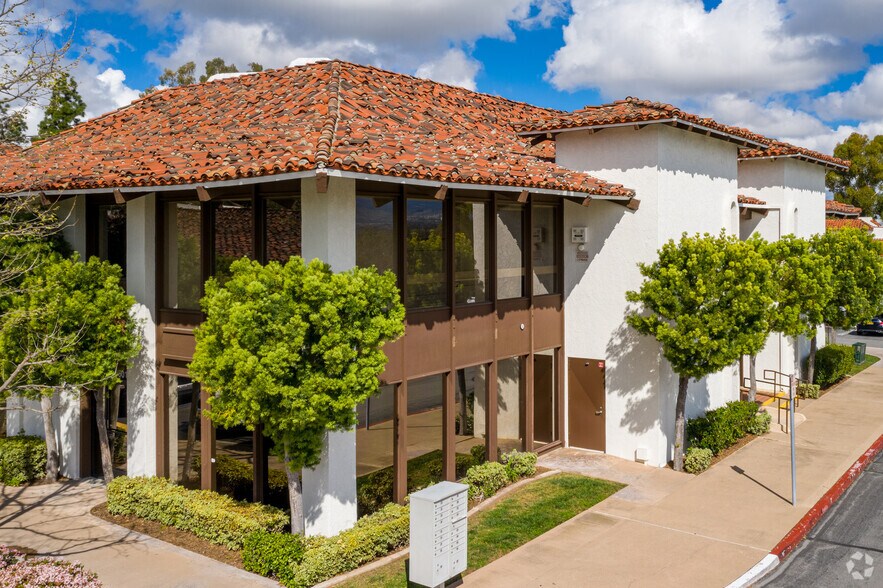 More Photos Of 23547-23641 Moulton Pky, Laguna Hills Unknown For Lease