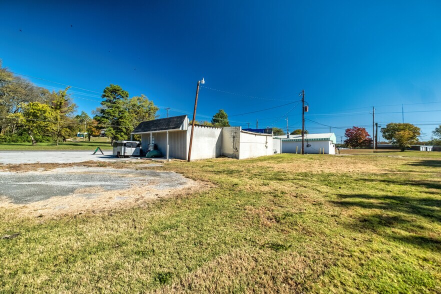 More Photos Of 561-563 McLean Ave, Hopkinsville Freestanding For Sale