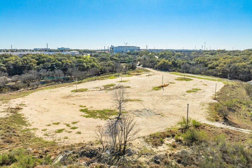 More Photos Of 00 Impala Summit, San Antonio Land For Lease