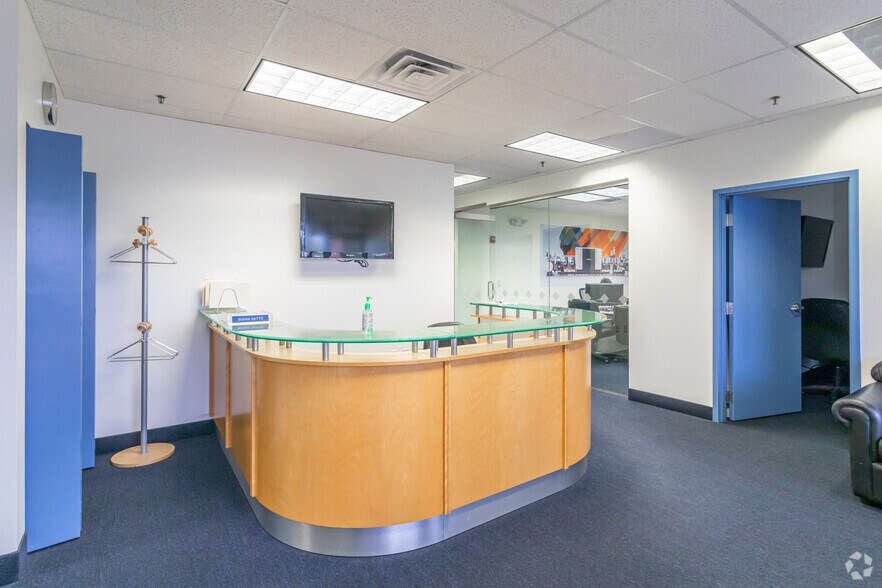 More Photos Of 1 Ivybrook Blvd, Warminster Township Light Distribution For Lease