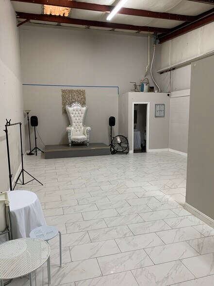 More Photos Of 3365-3367 W Hospital Ave, Chamblee Light Distribution For Lease