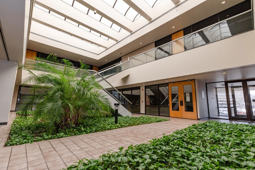 More Photos Of 7615 E 63rd Pl, Tulsa Office For Sale