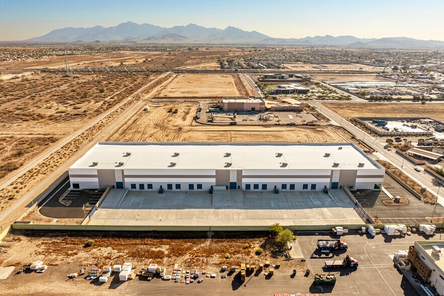 More Photos Of 725 N Eliseo C. Felix Jr Way, Avondale Warehouse For Lease