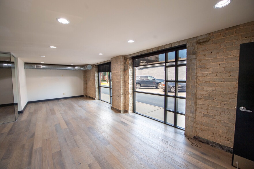 More Photos Of 1310 S Tryon St, Charlotte Office For Lease