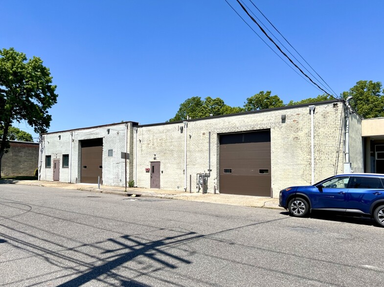 Primary Photo Of 552-556 Cherry Ln, Floral Park Warehouse For Sale