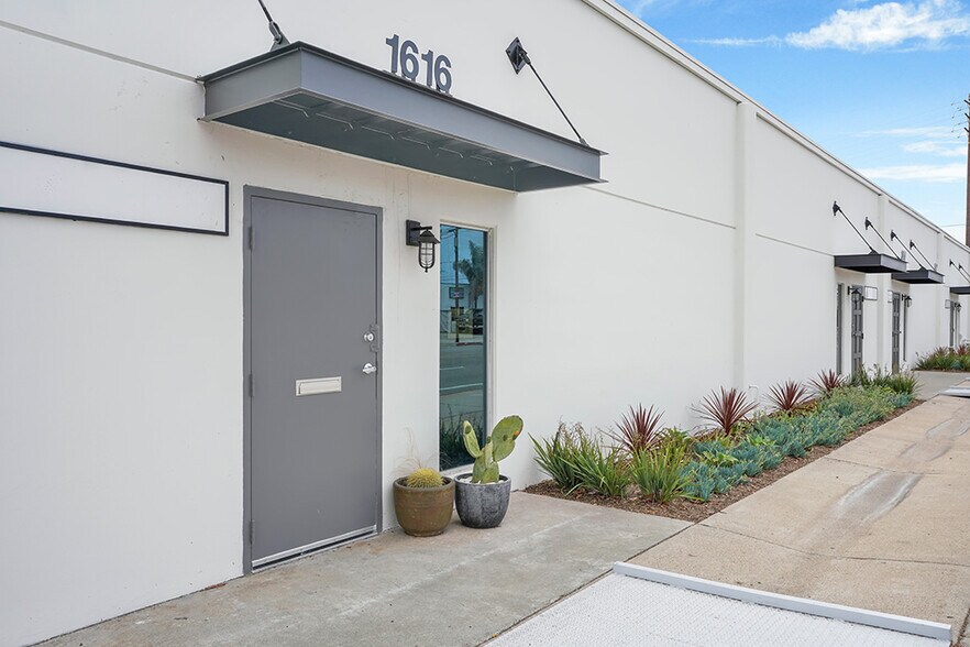 Primary Photo Of 1602-1618 Placentia Ave, Costa Mesa Warehouse For Lease